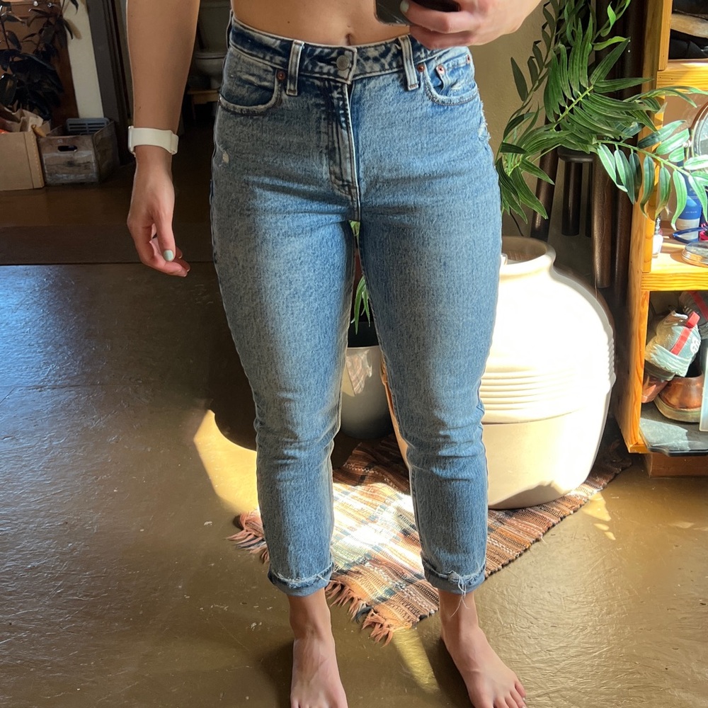 Abercrombie & Fitch High Rise Mom Jean